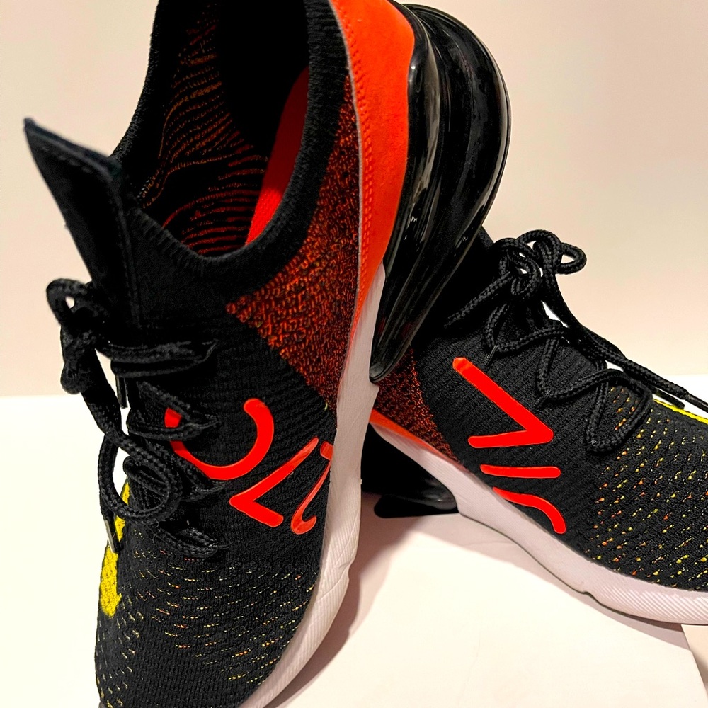 Women’s Air Max 270 Flyknit - like new